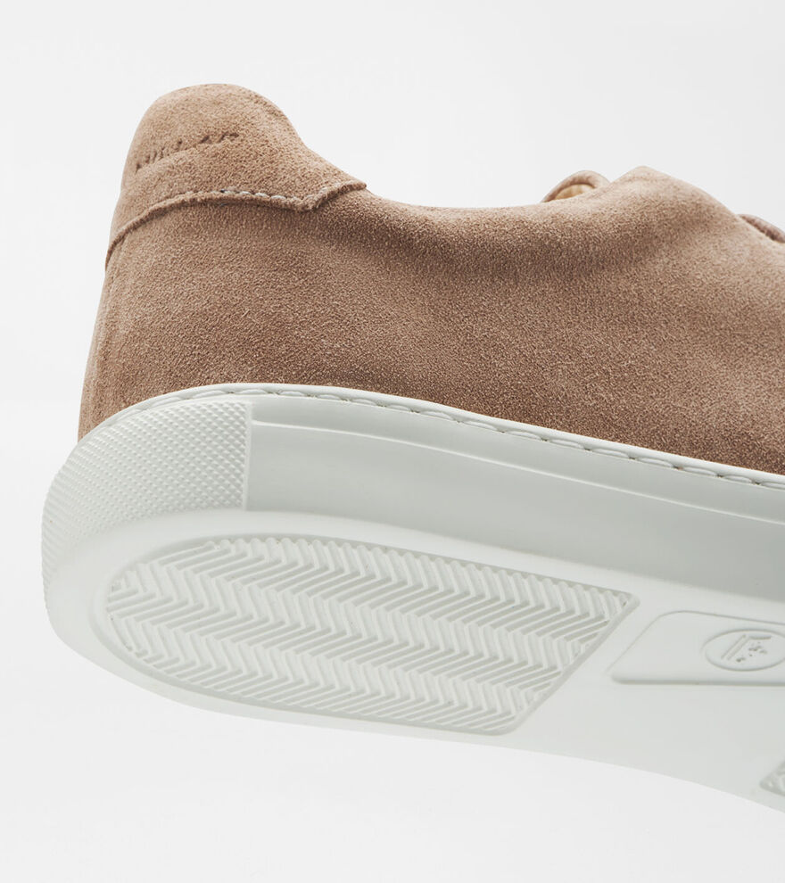 Women's Vantage Lite Suede Sneaker image number 5