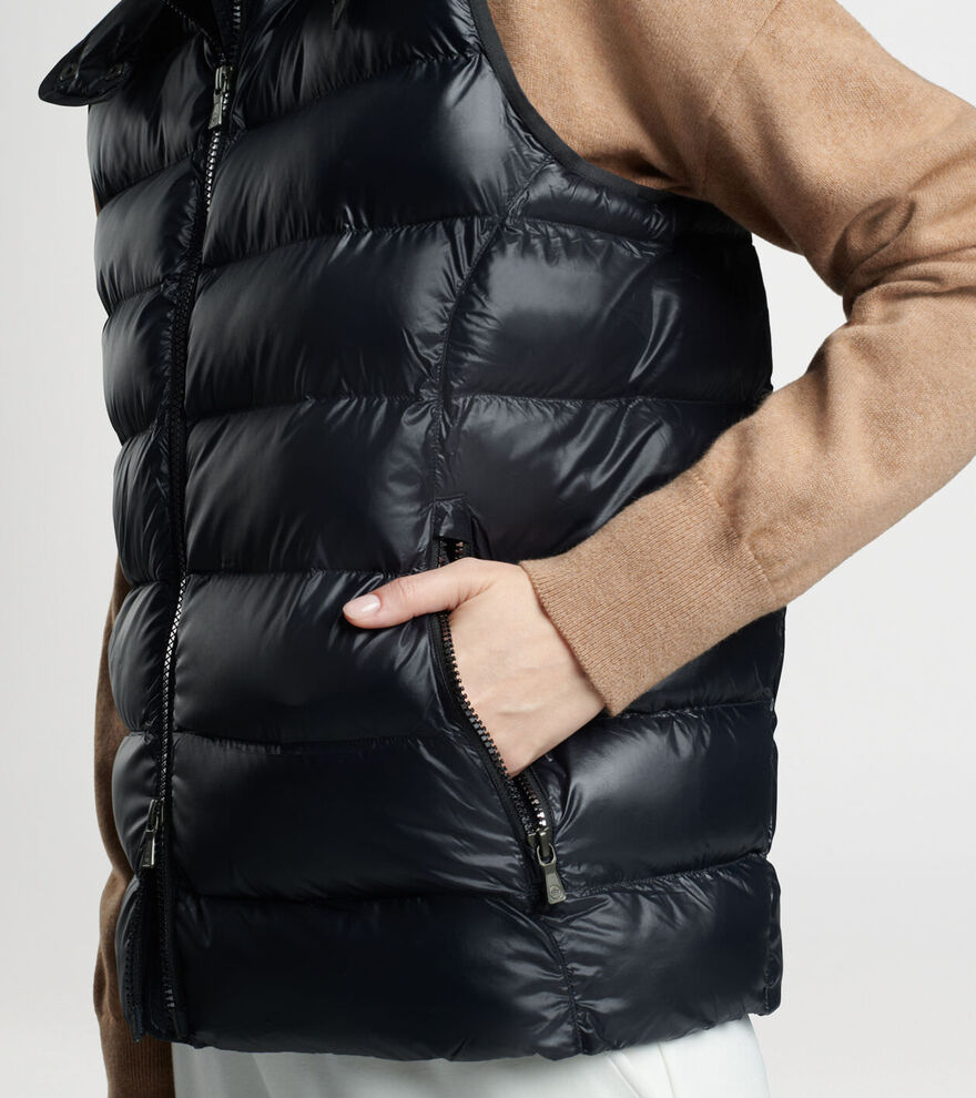 Chiron Hooded Vest image number 4