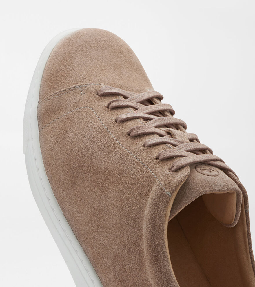 Women's Vantage Lite Suede Sneaker image number 4